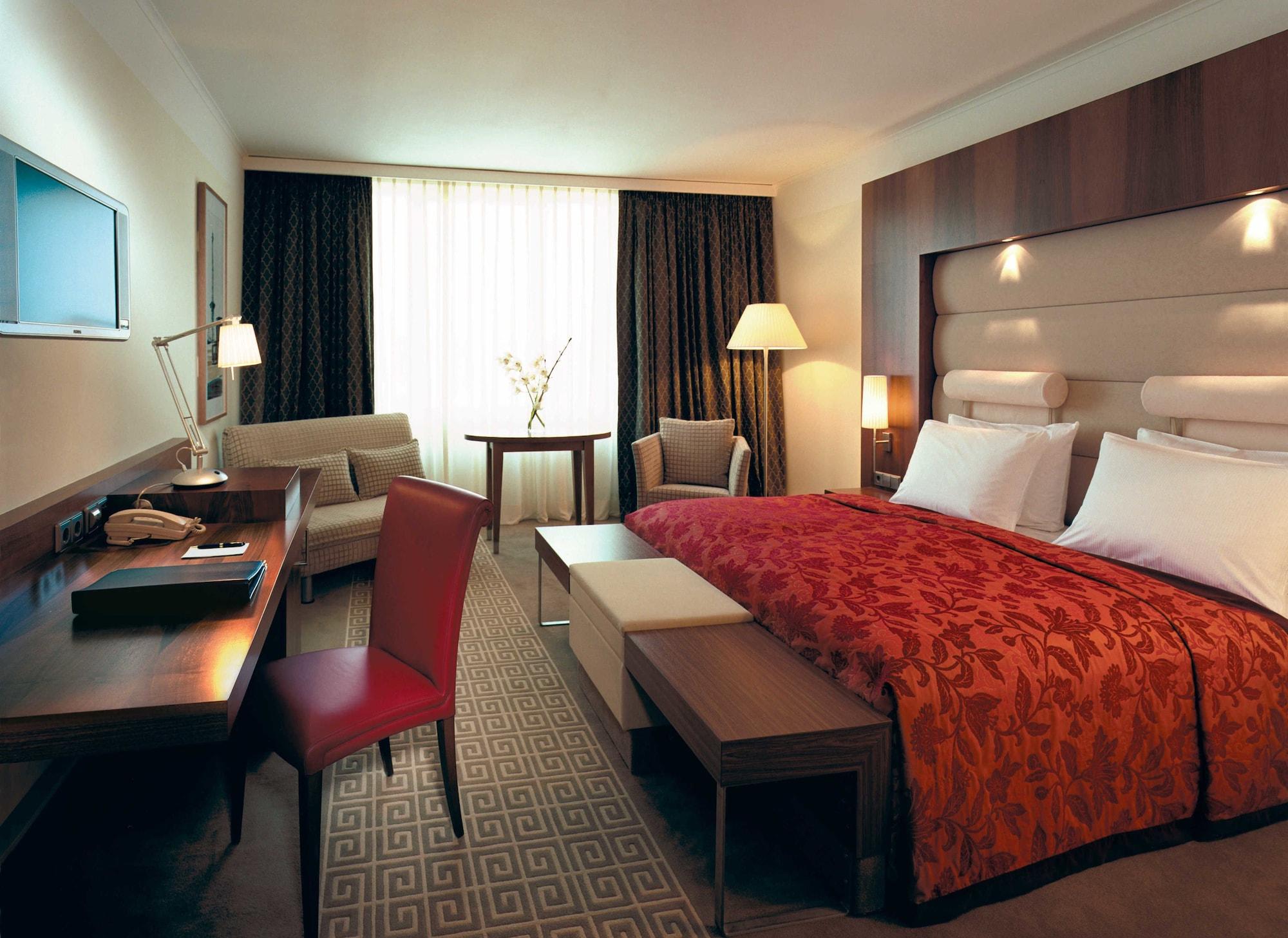 Hotel Palace Berlin Phòng bức ảnh A room at the Radisson Blu Hamburg
